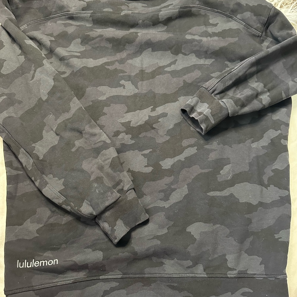 lulu perfectly oversized crew neck size 4